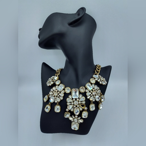Banana Republic Jewelry - Banana Republic Crystal Bib Statement Necklace Gold Tone Vintage Glam STUNNING